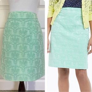 Anthropologie green skirt with liner. Size 4. Good condition.